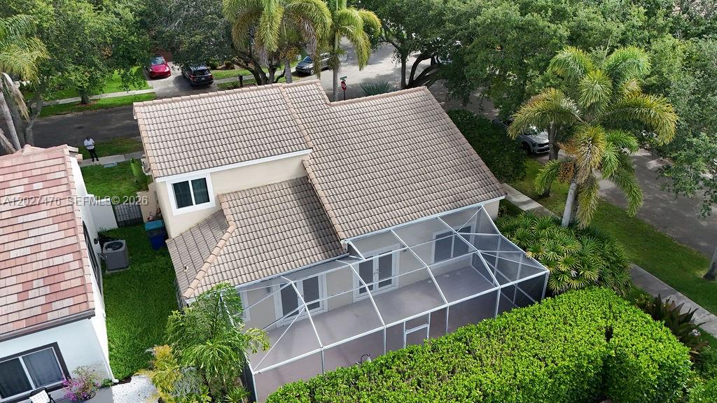 EMBASSY LAKES - Residential