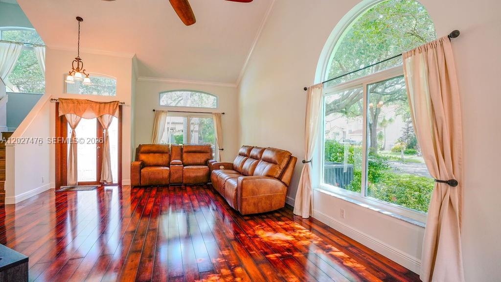 EMBASSY LAKES - Residential