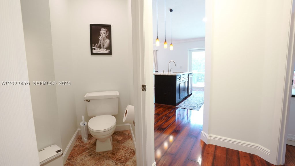 EMBASSY LAKES - Residential