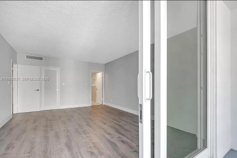THE CARRIAGE HOUSE CONDO - Residential