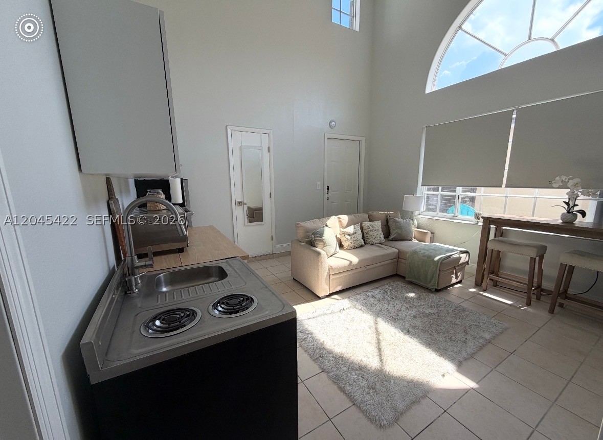 RENEGADE SUB - Residential Lease