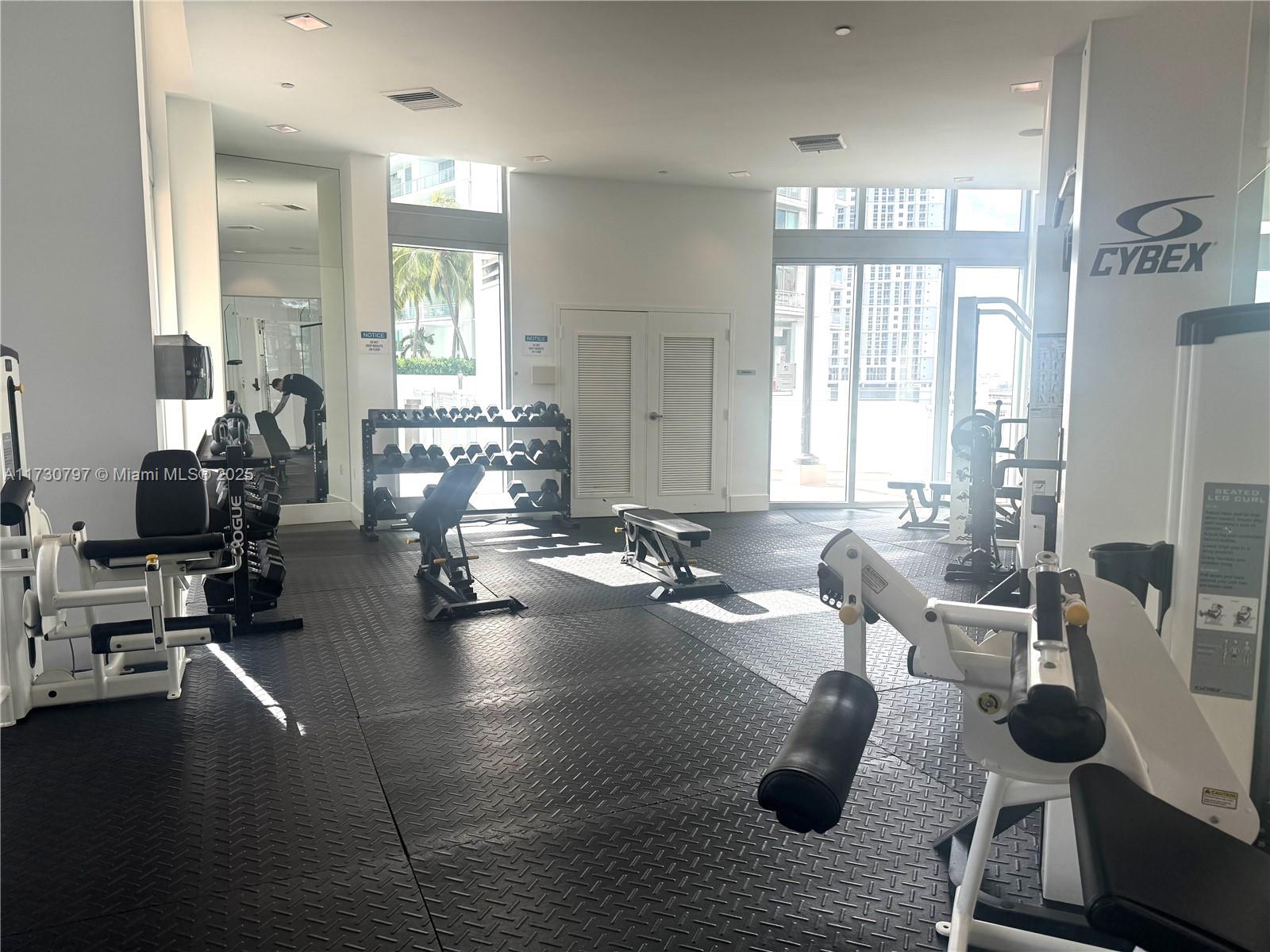 WIND CONDO - Residential Lease