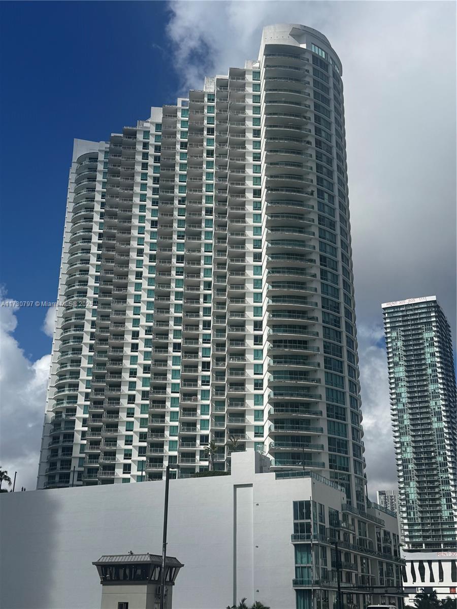WIND CONDO - Residential Lease