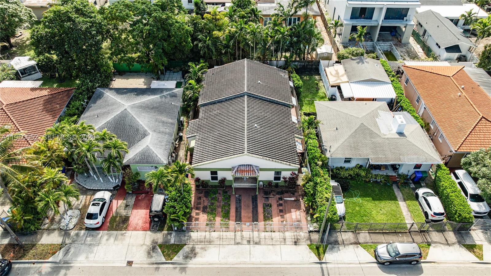 OSCEOLA GROVES - Residential Income