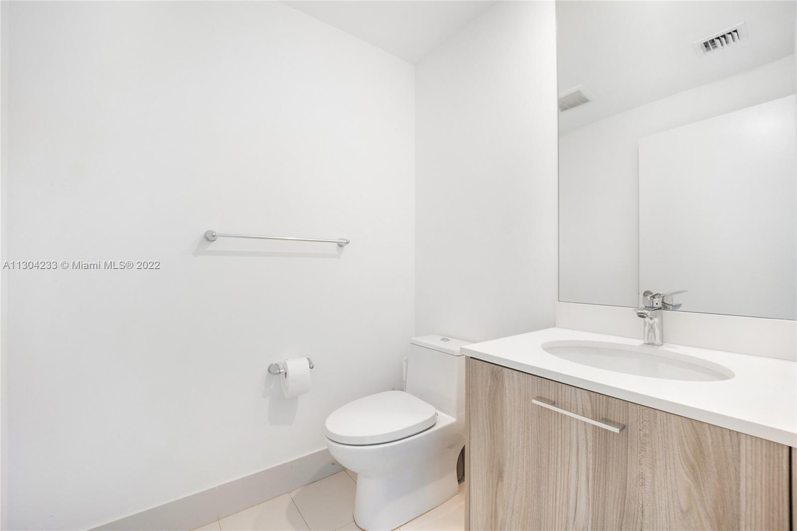 PARAISO BAYVIEWS CONDO - Residential Lease