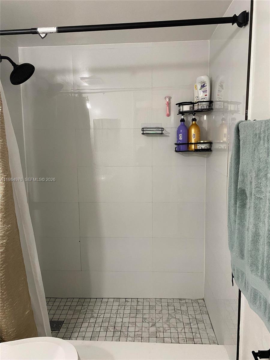 CASTILLIAN CLUB CONDO - Residential
