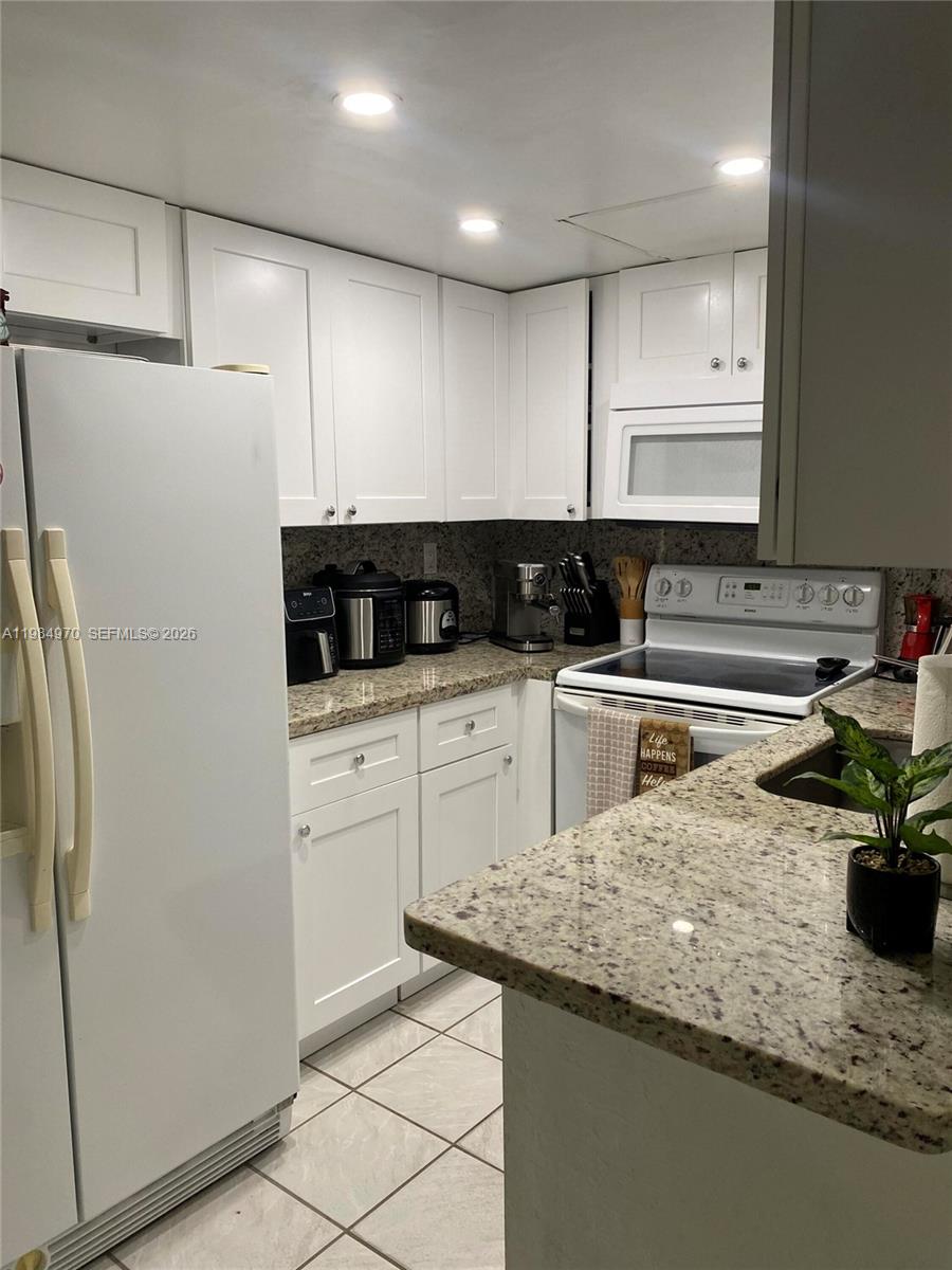 CASTILLIAN CLUB CONDO - Residential