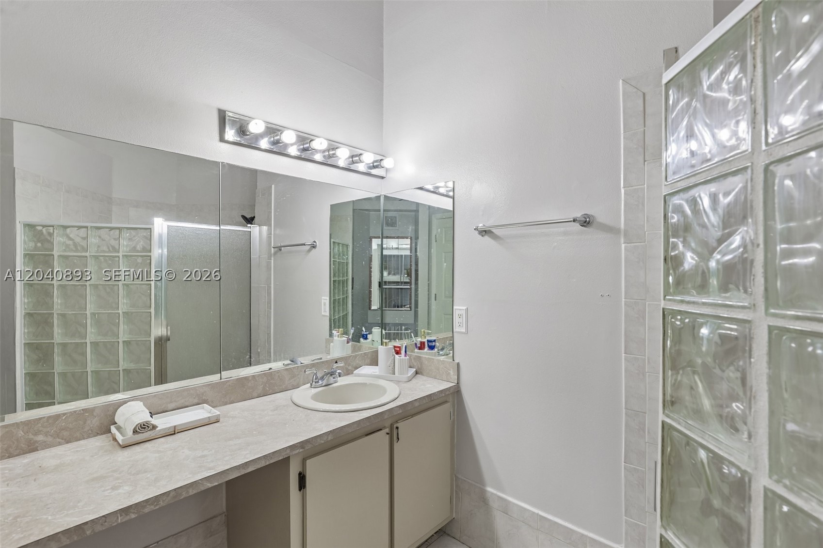 LORMAR I - Residential