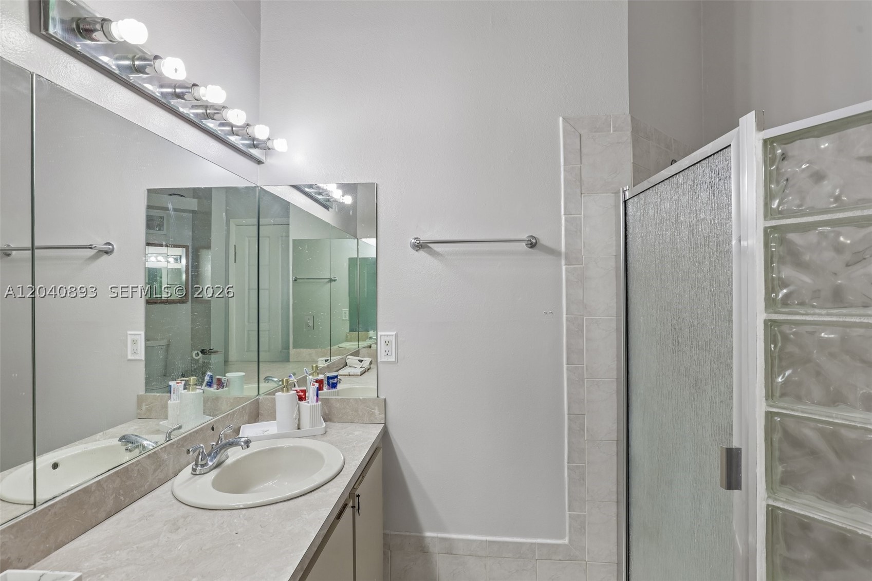 LORMAR I - Residential