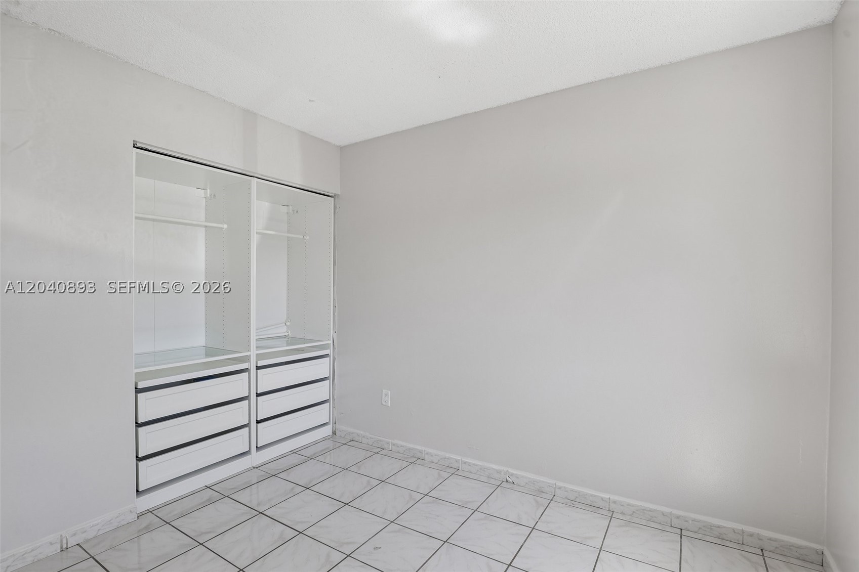LORMAR I - Residential