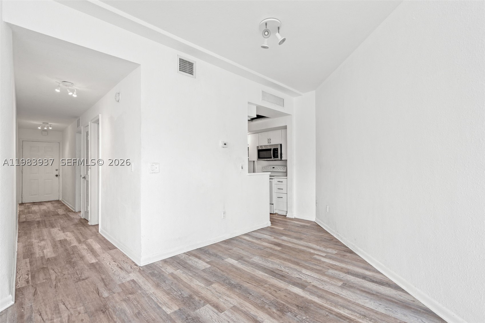 RIVE MARSEILLES CONDO - Residential