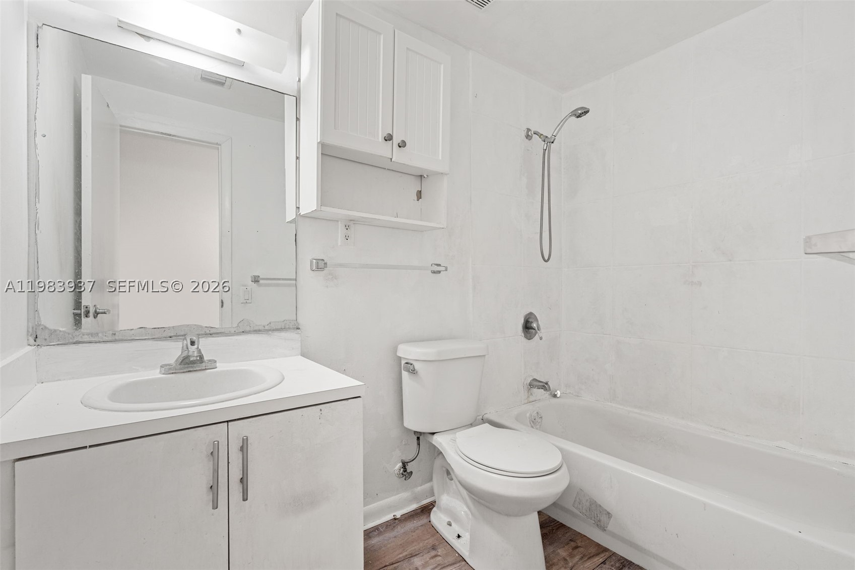 RIVE MARSEILLES CONDO - Residential