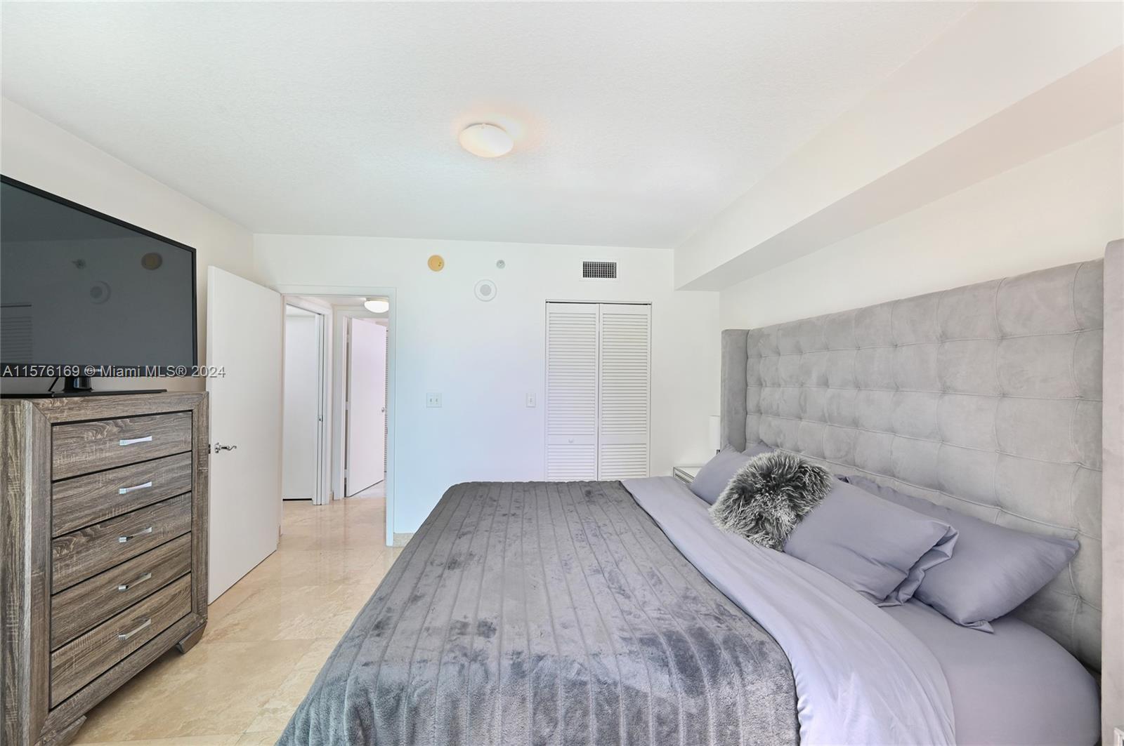 Brickell on the River Nort - Residential Lease