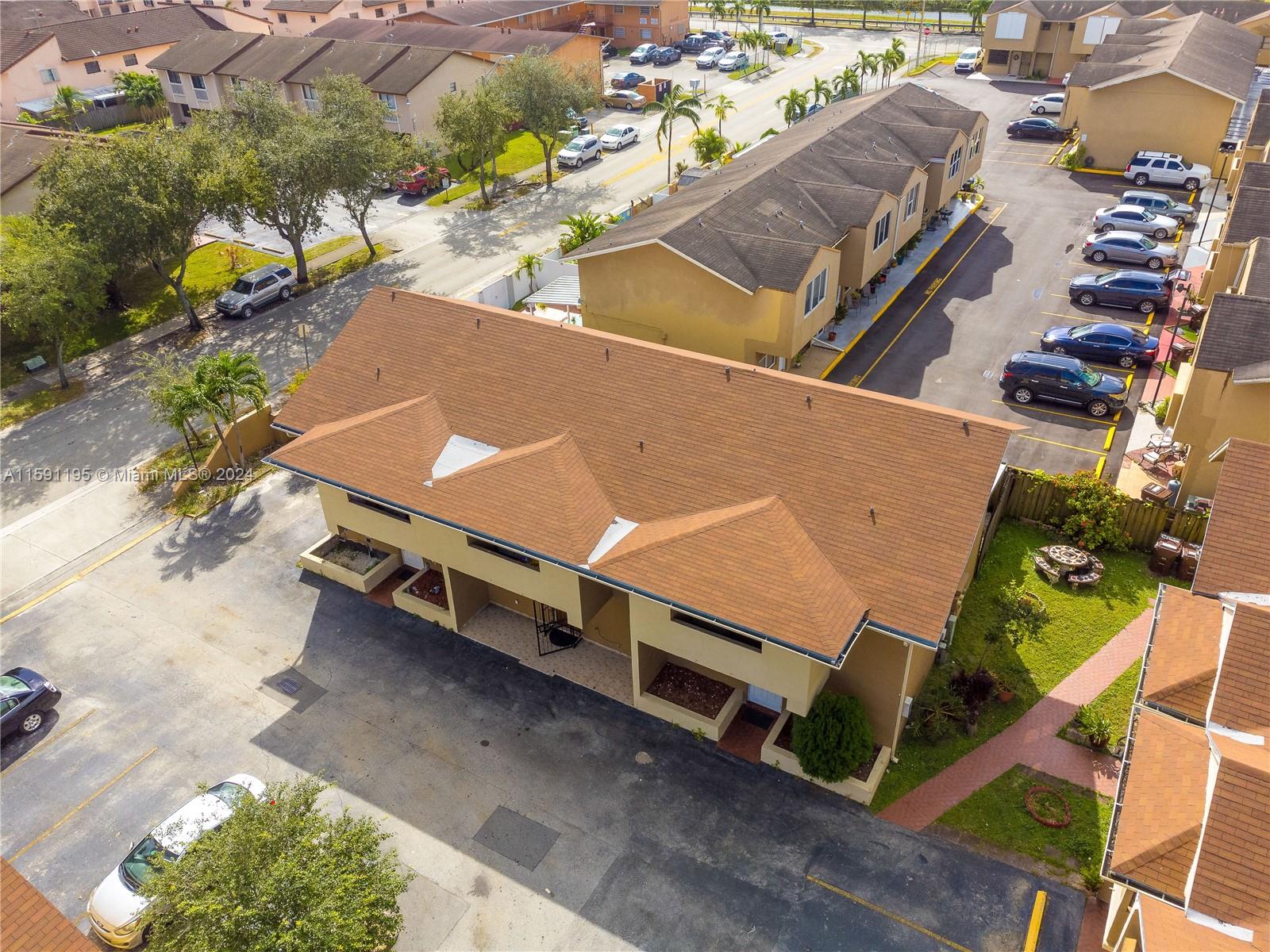 WEST VIEW LAKE TOWNHOMES - Residential