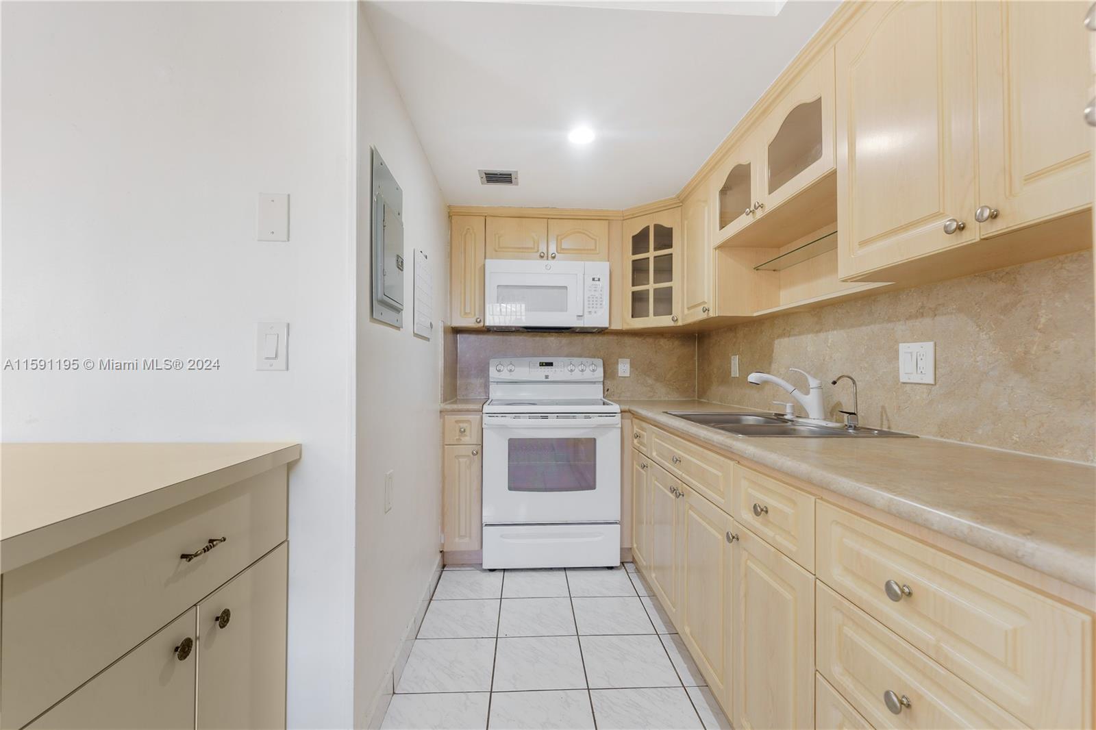 WEST VIEW LAKE TOWNHOMES - Residential