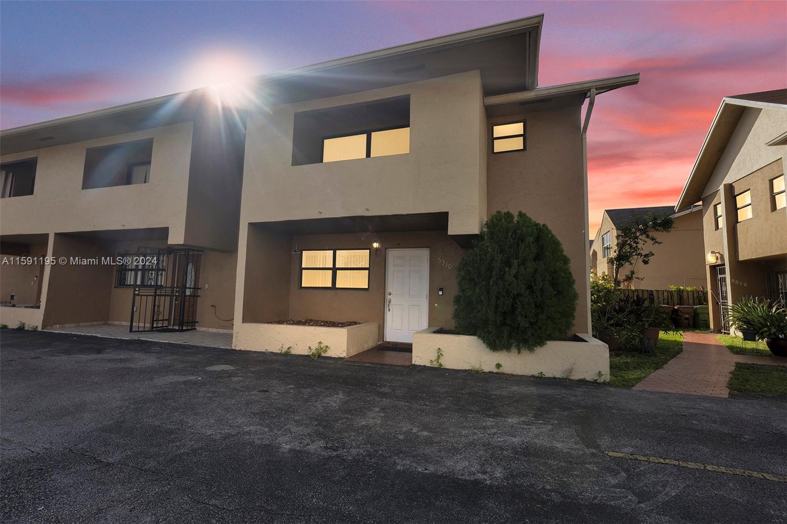 WEST VIEW LAKE TOWNHOMES - Residential