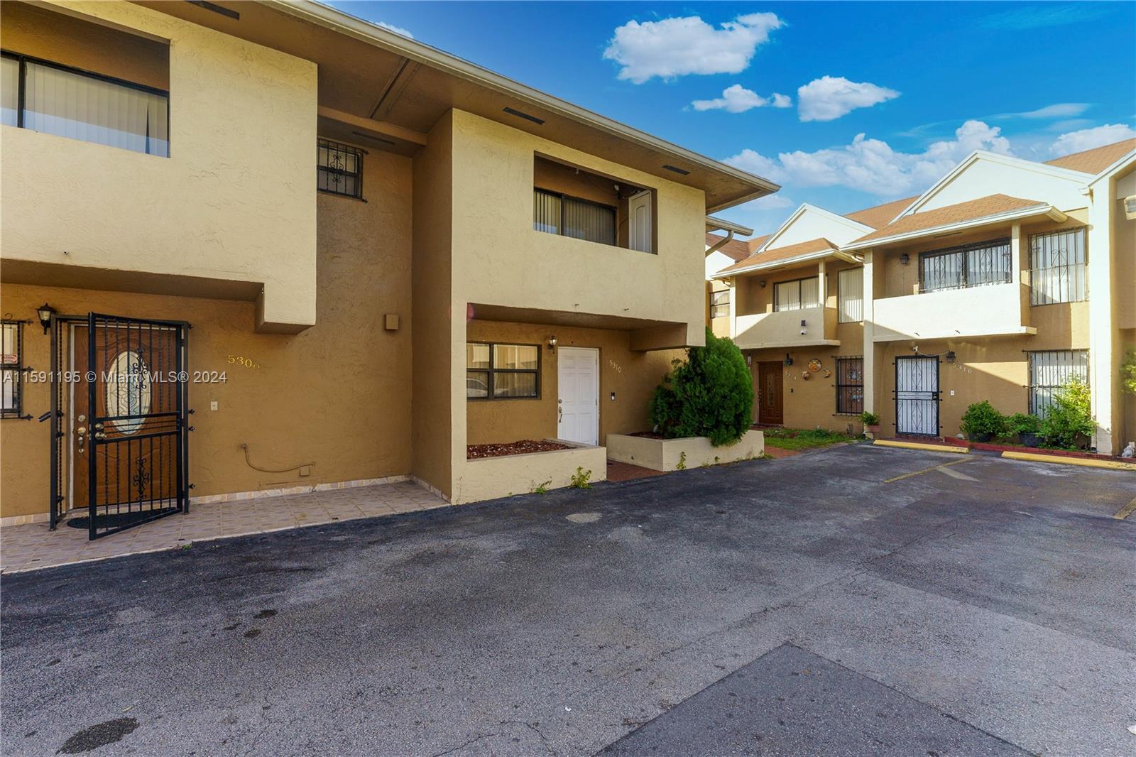 WEST VIEW LAKE TOWNHOMES - Residential
