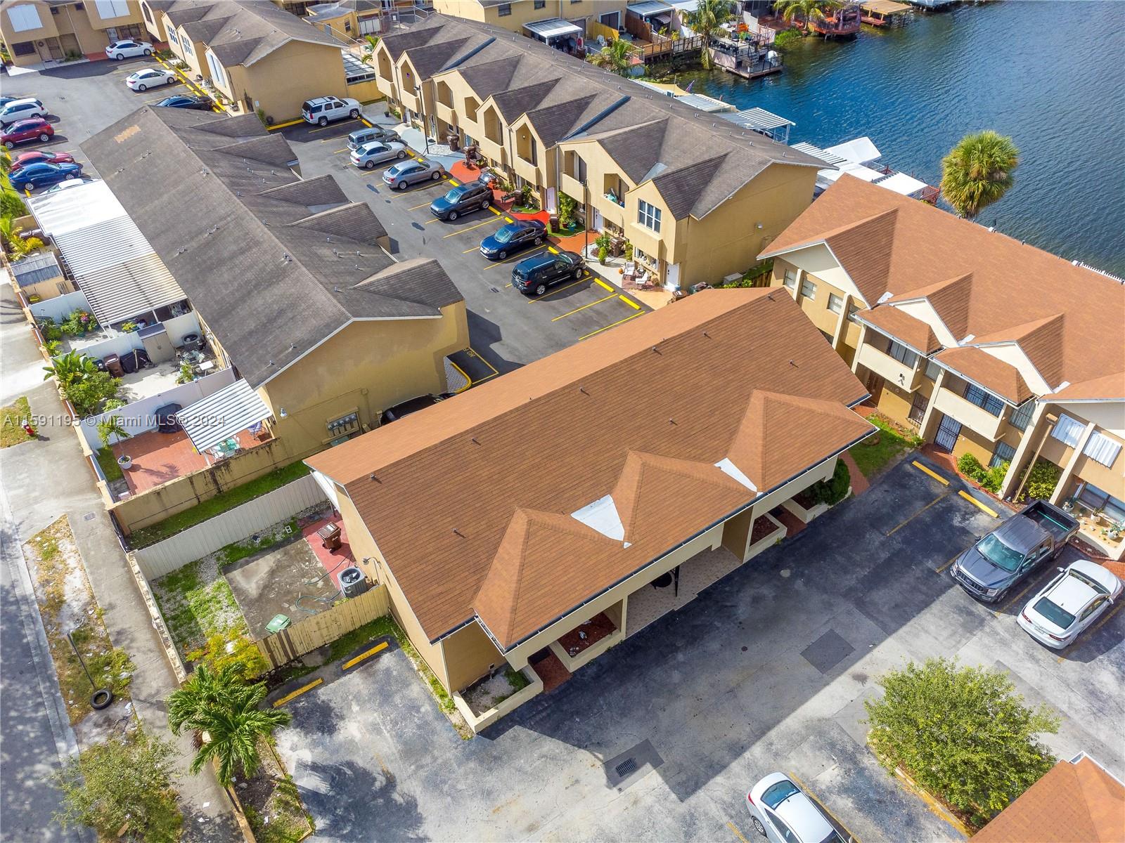 WEST VIEW LAKE TOWNHOMES - Residential