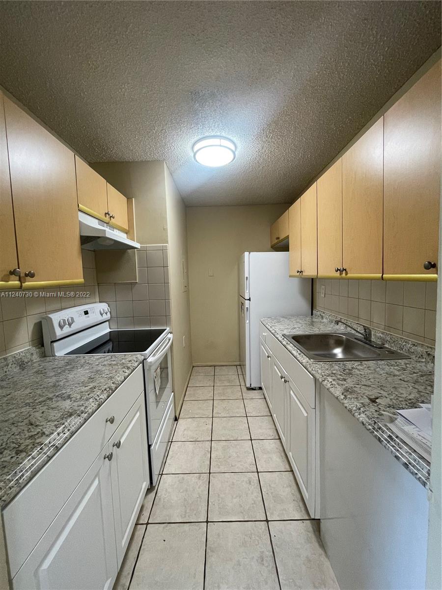 ST ANDREWS PALM BEACH CON - Residential Lease