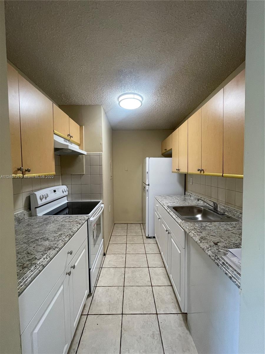ST ANDREWS PALM BEACH CON - Residential Lease