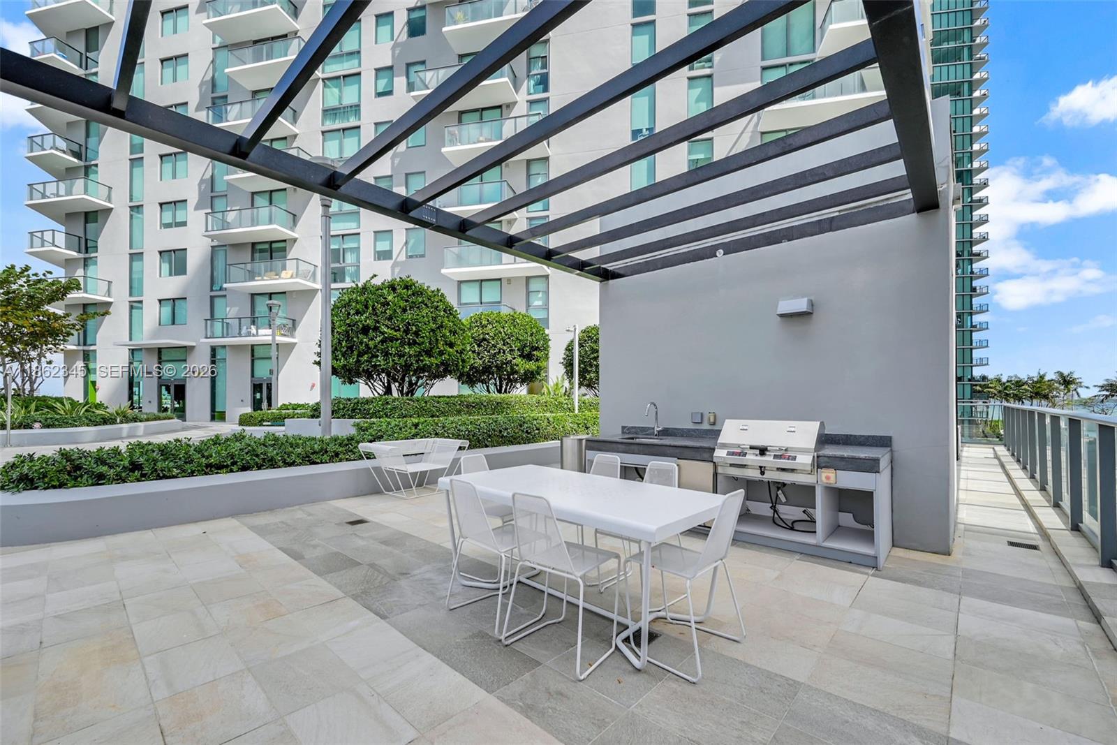 PARAISO BAYVIEWS CONDO - Residential