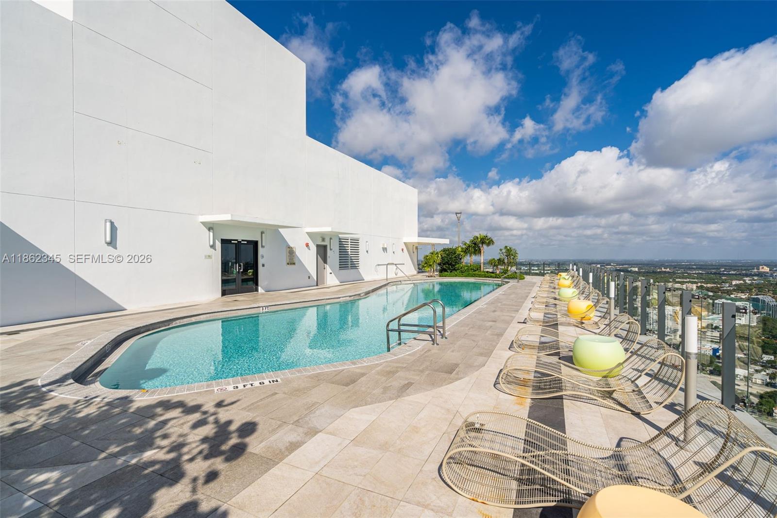 PARAISO BAYVIEWS CONDO - Residential
