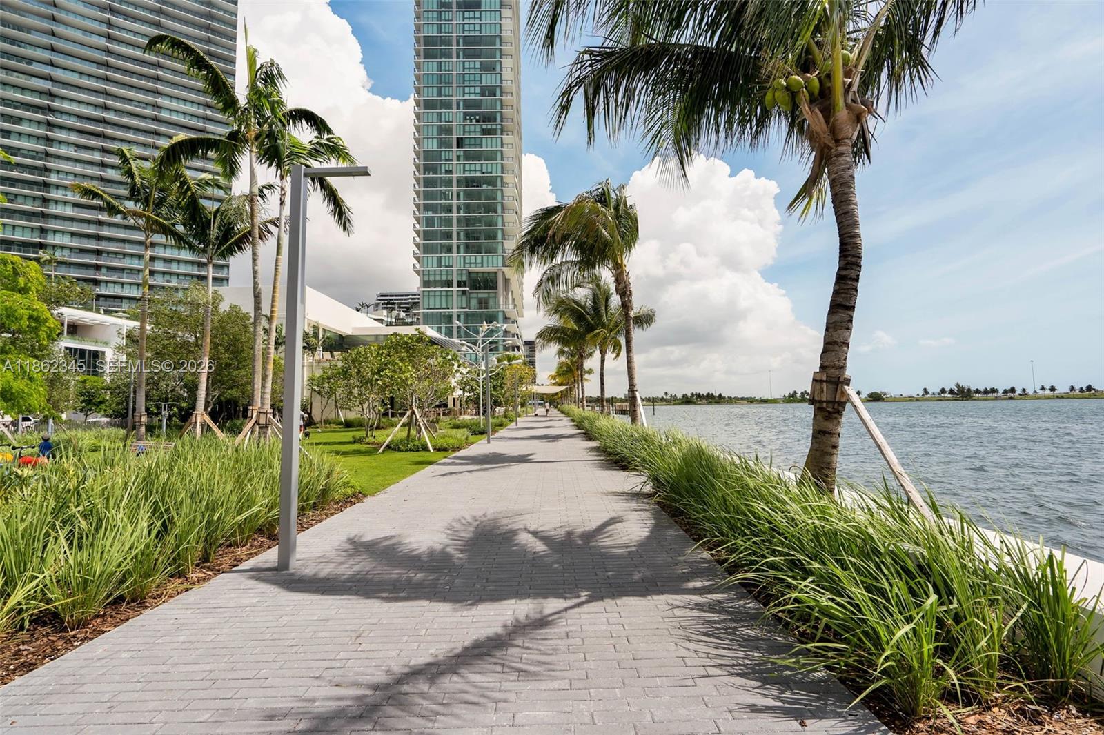 PARAISO BAYVIEWS CONDO - Residential