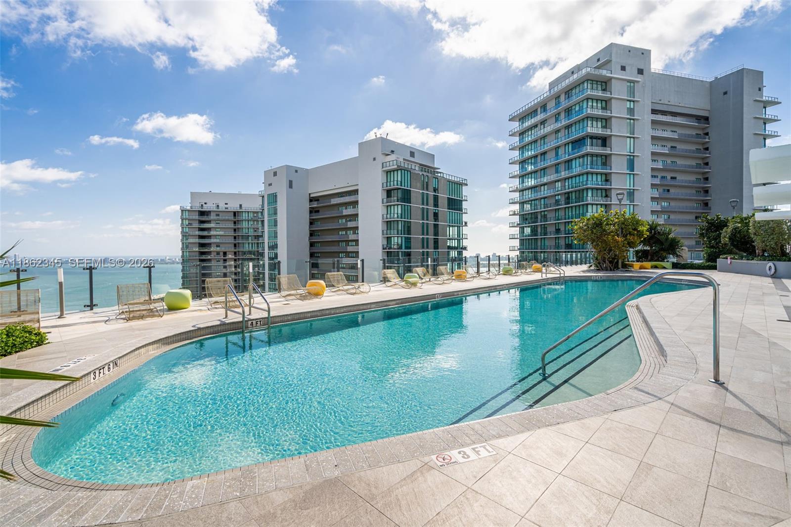 PARAISO BAYVIEWS CONDO - Residential