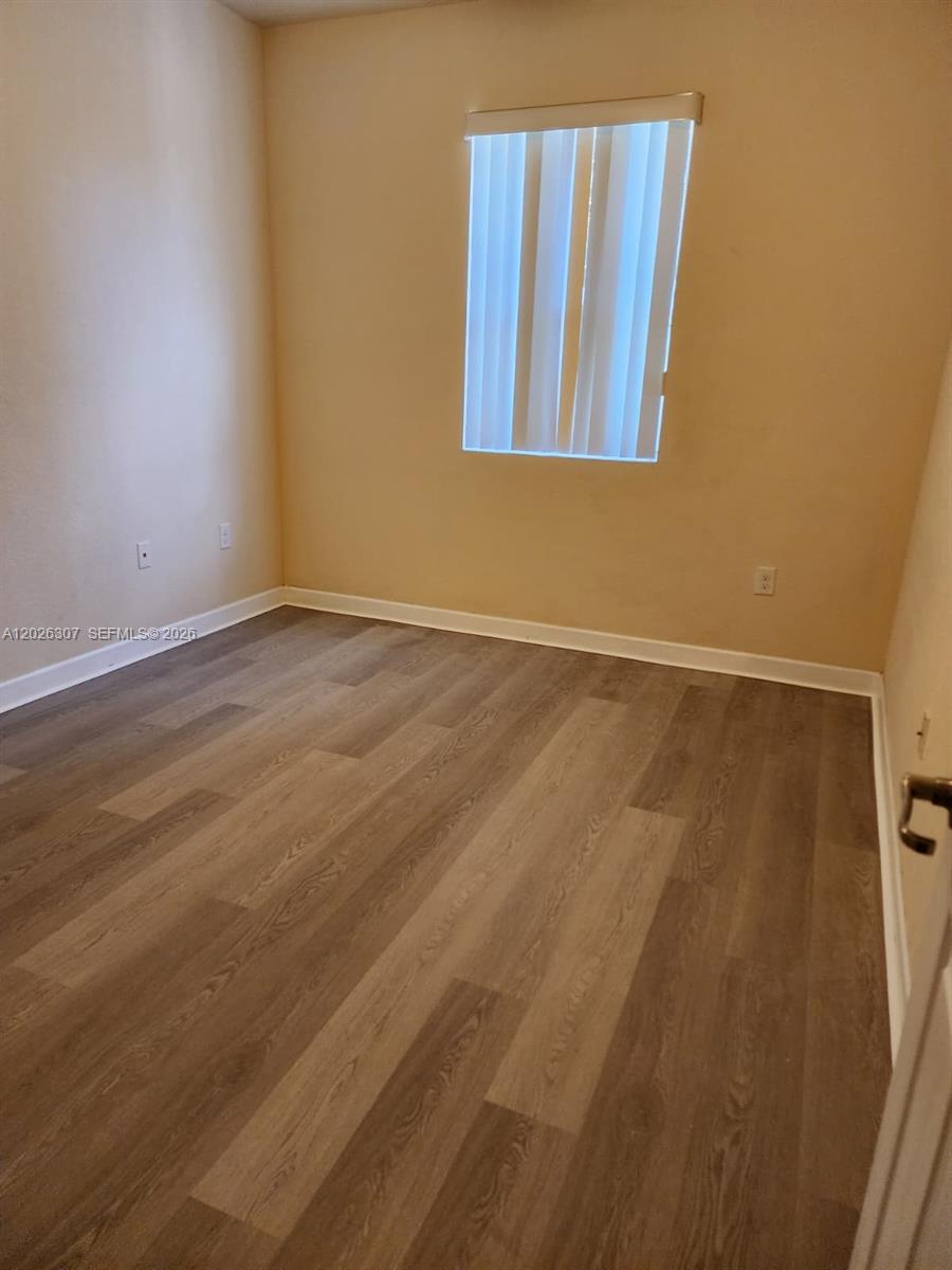 KENDALL COMMONS RESIDENTI - Residential Lease