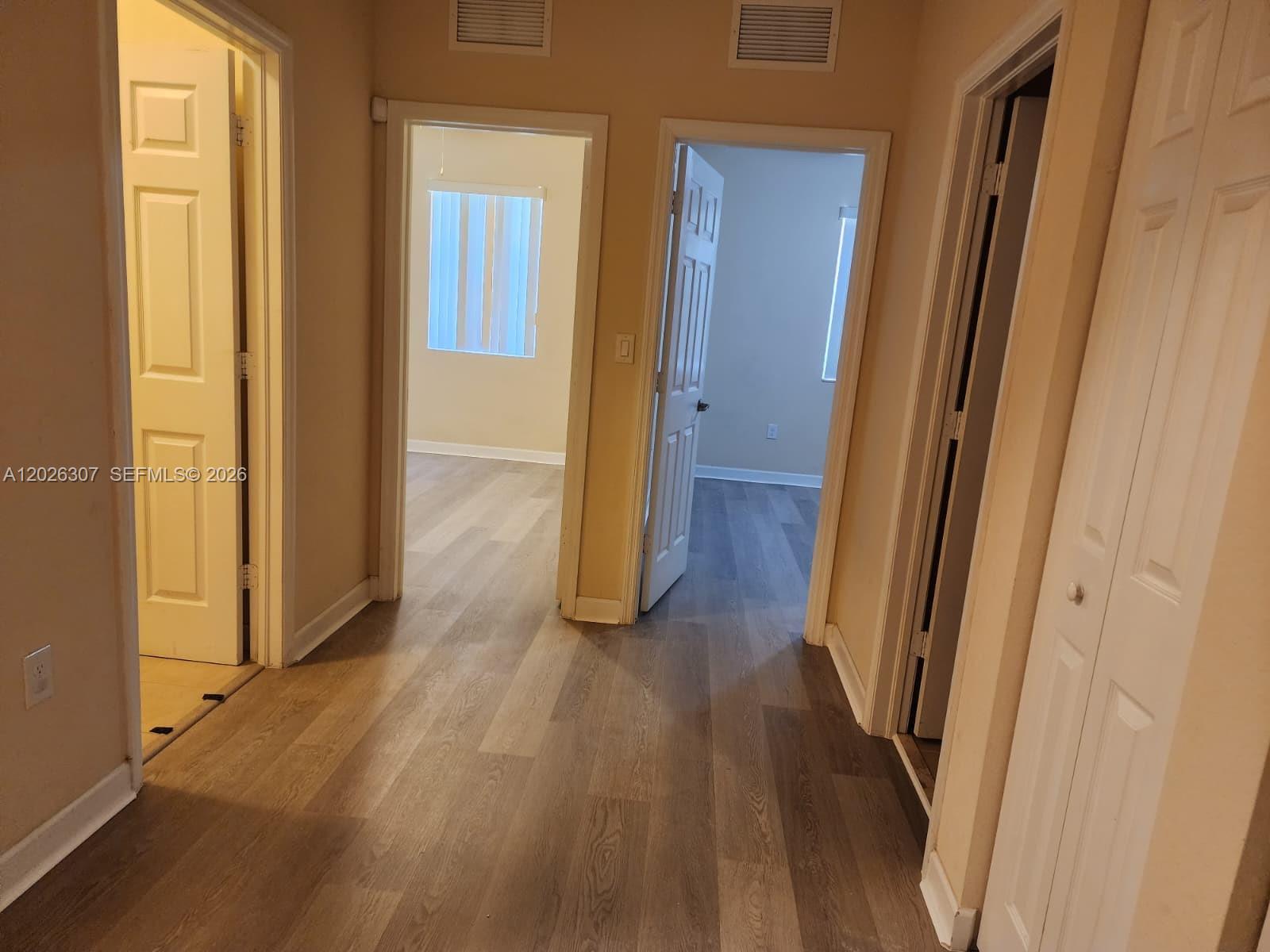 KENDALL COMMONS RESIDENTI - Residential Lease