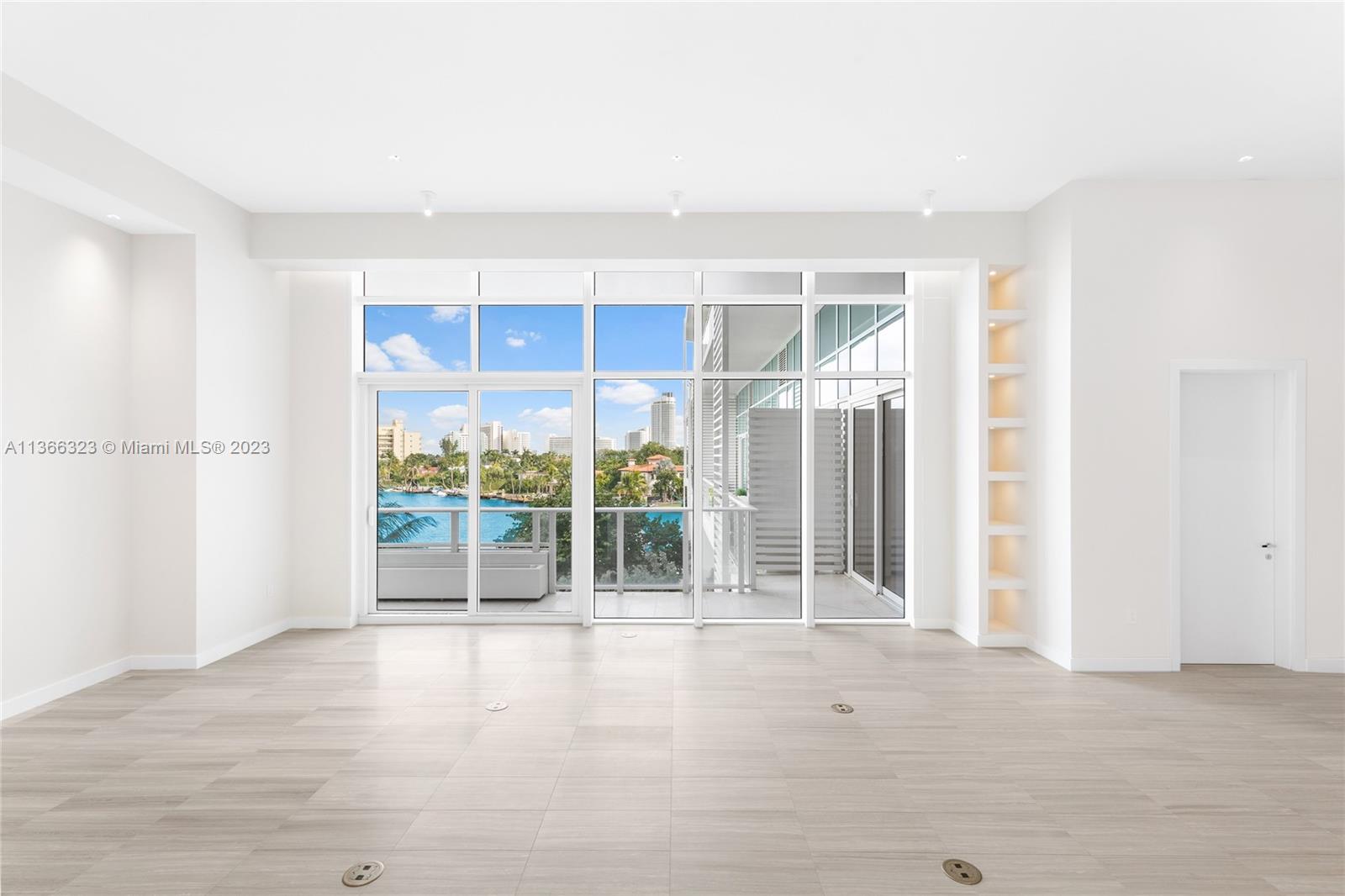 THE RITZ-CARLTON RESIDENCE - Residential