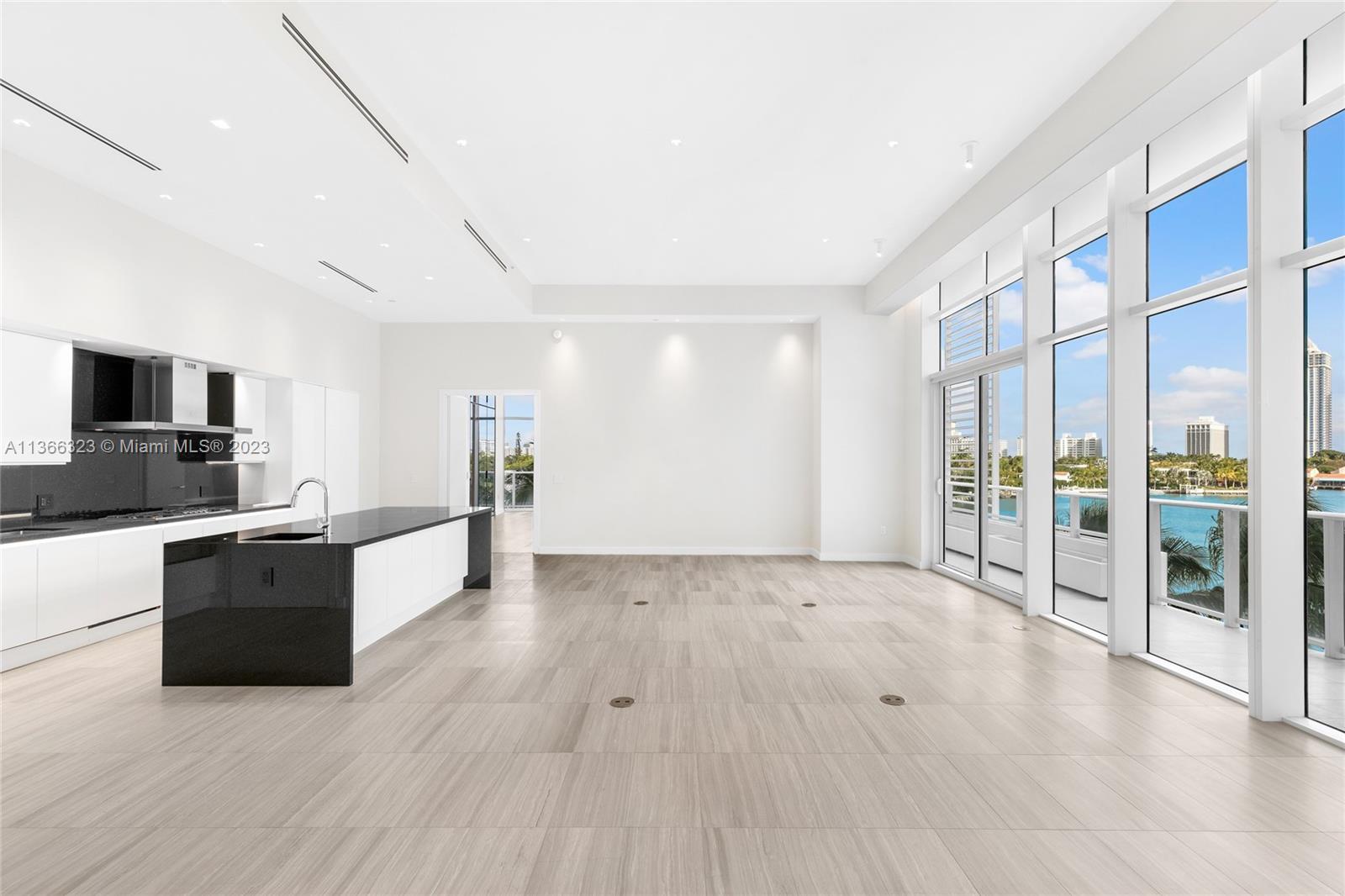 THE RITZ-CARLTON RESIDENCE - Residential