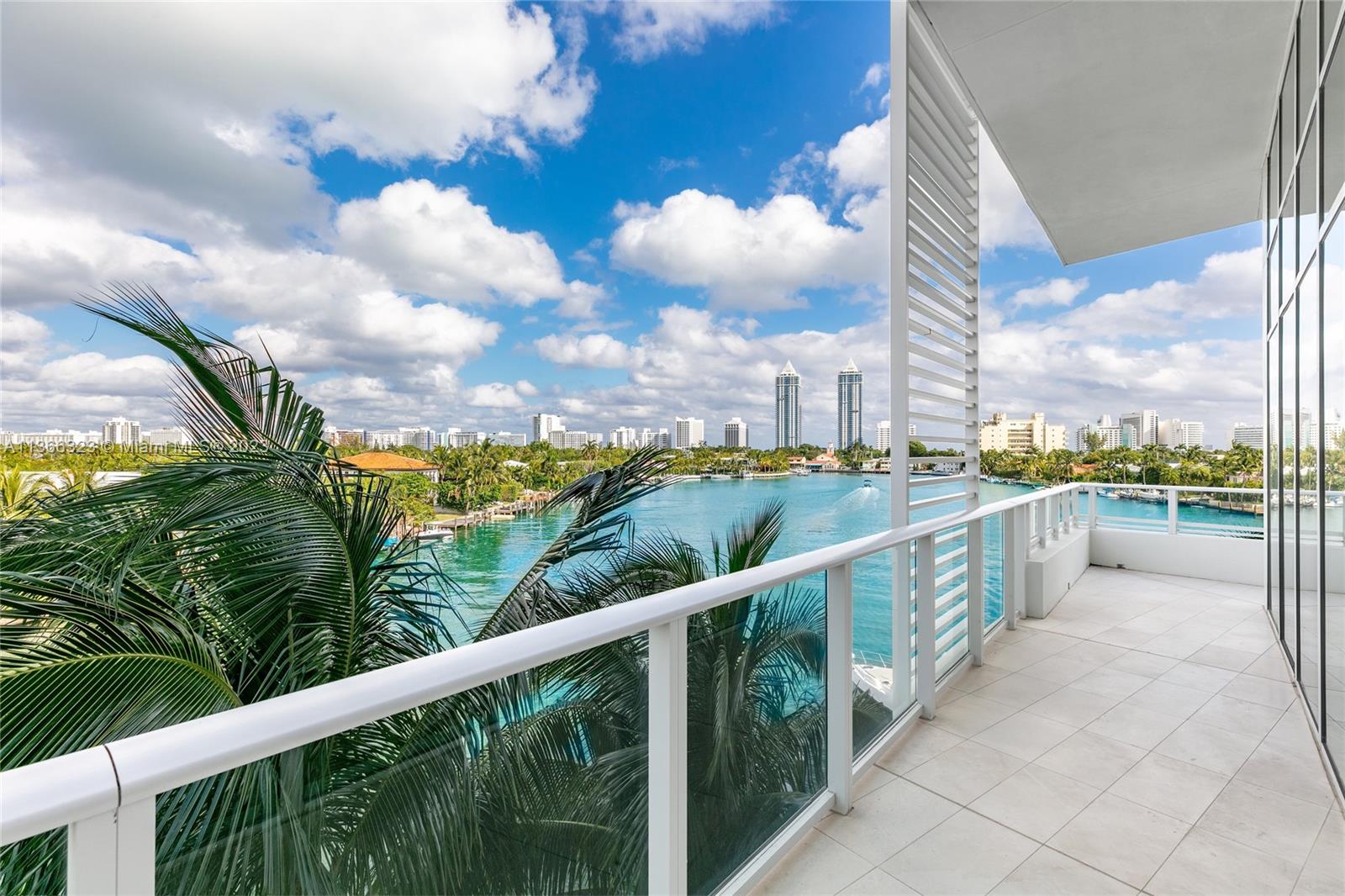 THE RITZ-CARLTON RESIDENCE - Residential