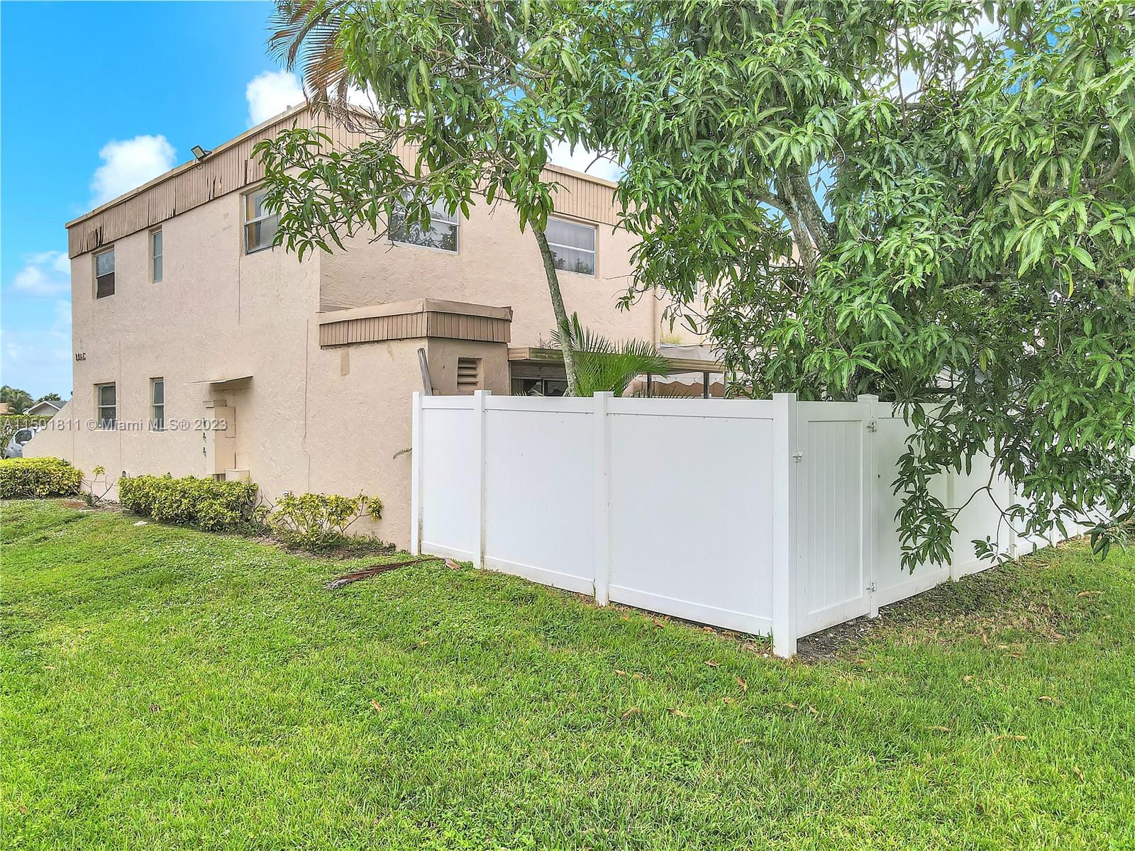 ORIOLE GOLF & TENNIS CLUB - Residential