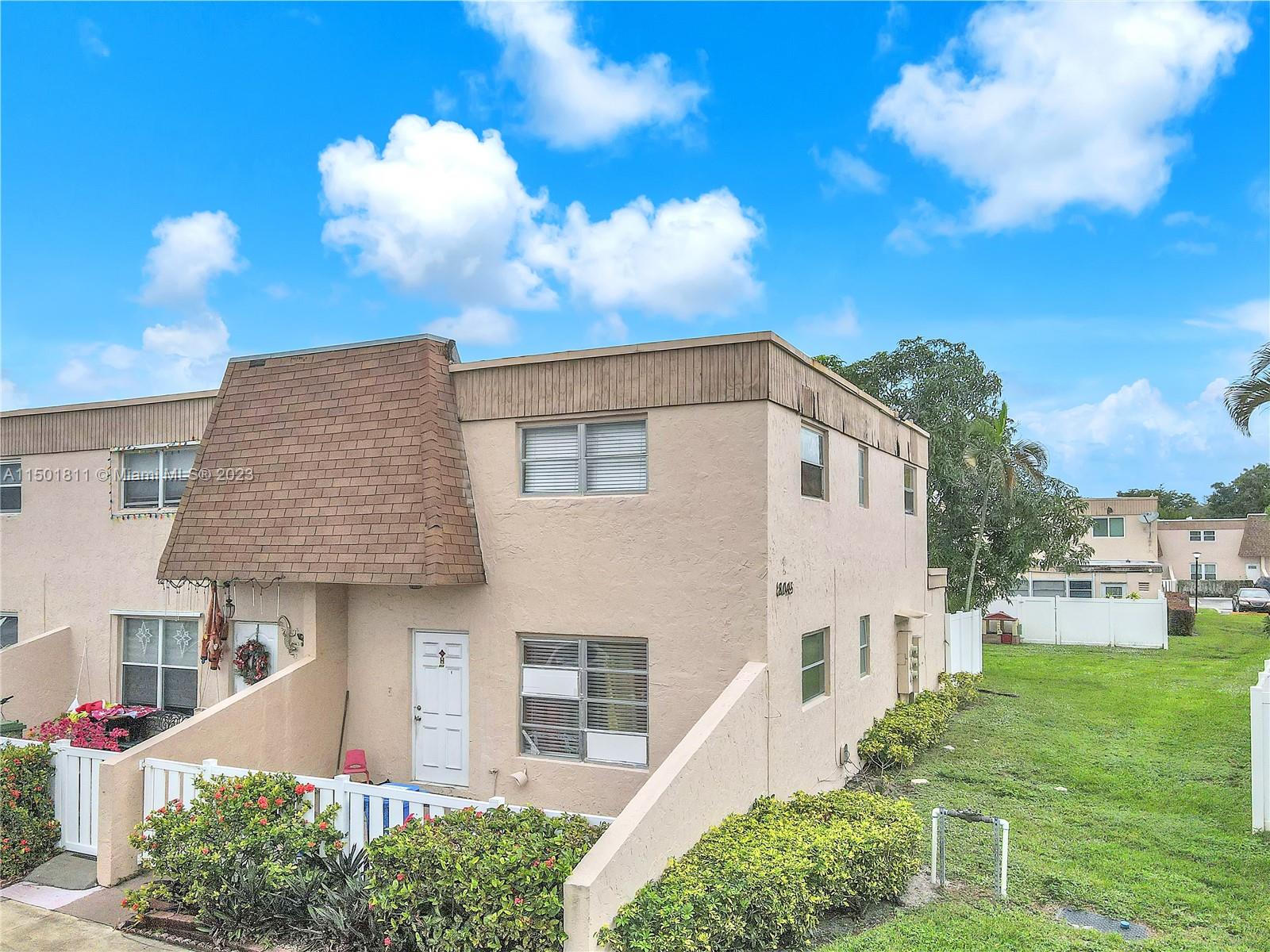 ORIOLE GOLF & TENNIS CLUB - Residential