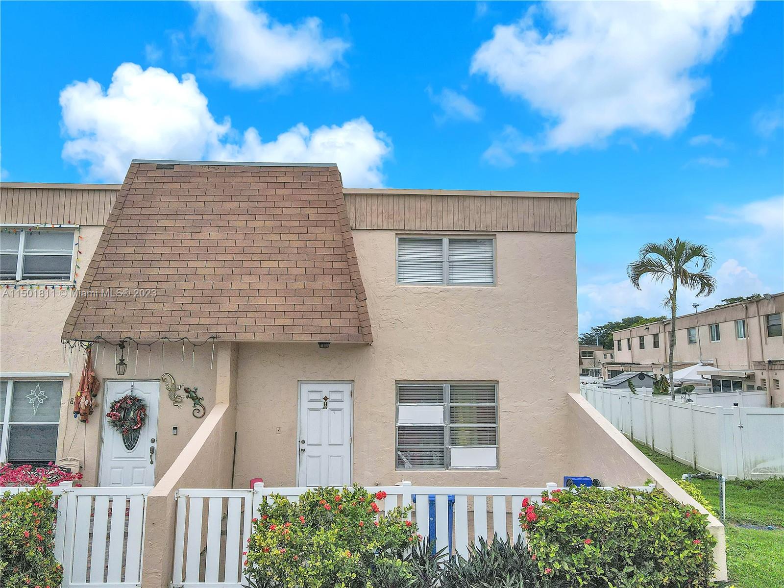 ORIOLE GOLF & TENNIS CLUB - Residential