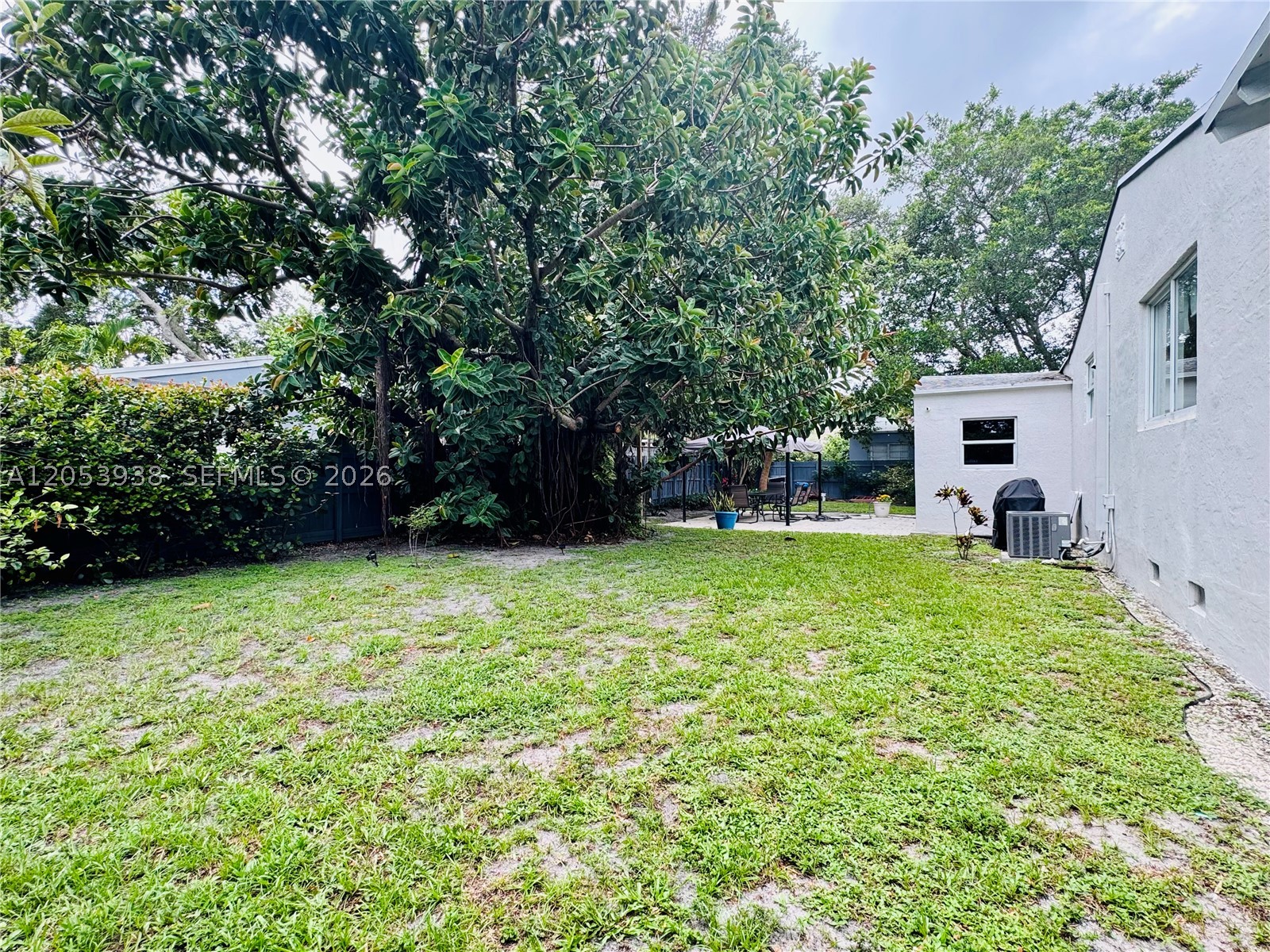 DIXIE GARDENS - Residential Lease