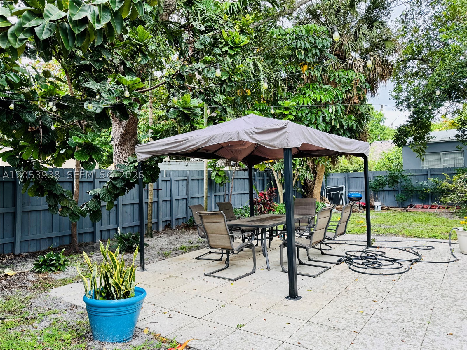DIXIE GARDENS - Residential Lease