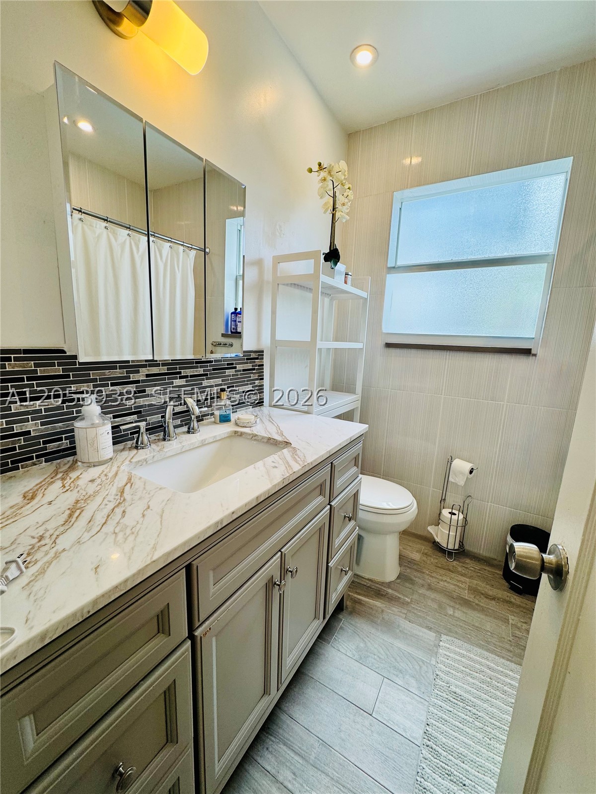 DIXIE GARDENS - Residential Lease