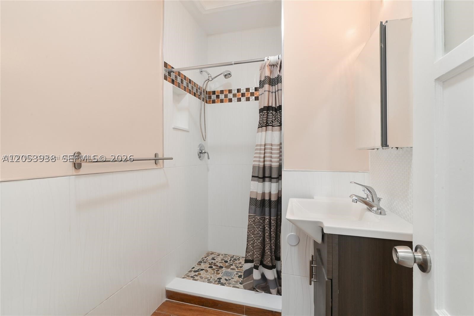 DIXIE GARDENS - Residential Lease