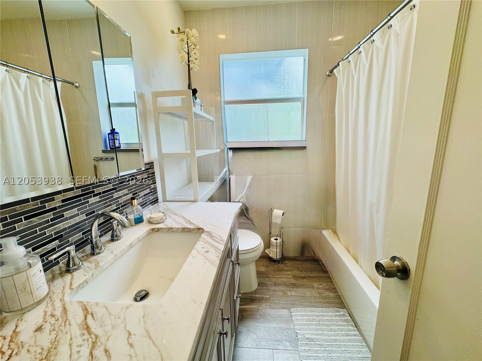DIXIE GARDENS - Residential Lease