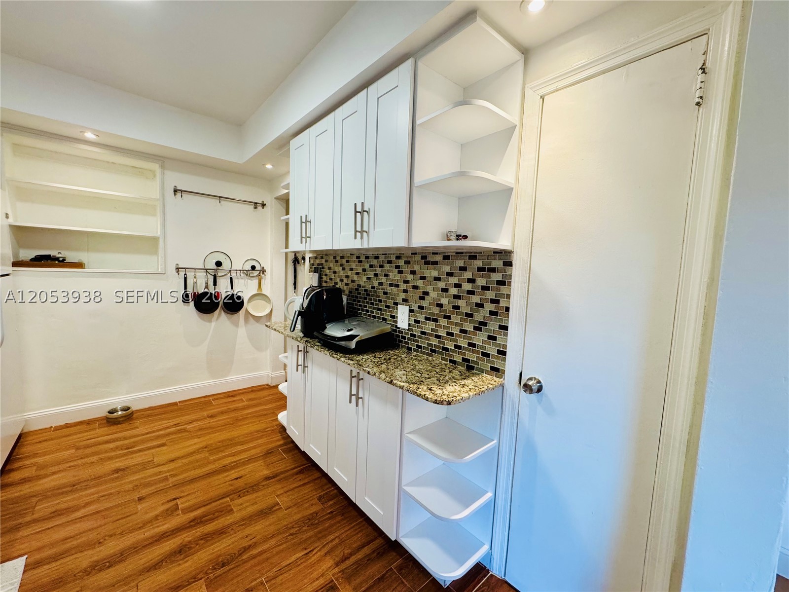 DIXIE GARDENS - Residential Lease
