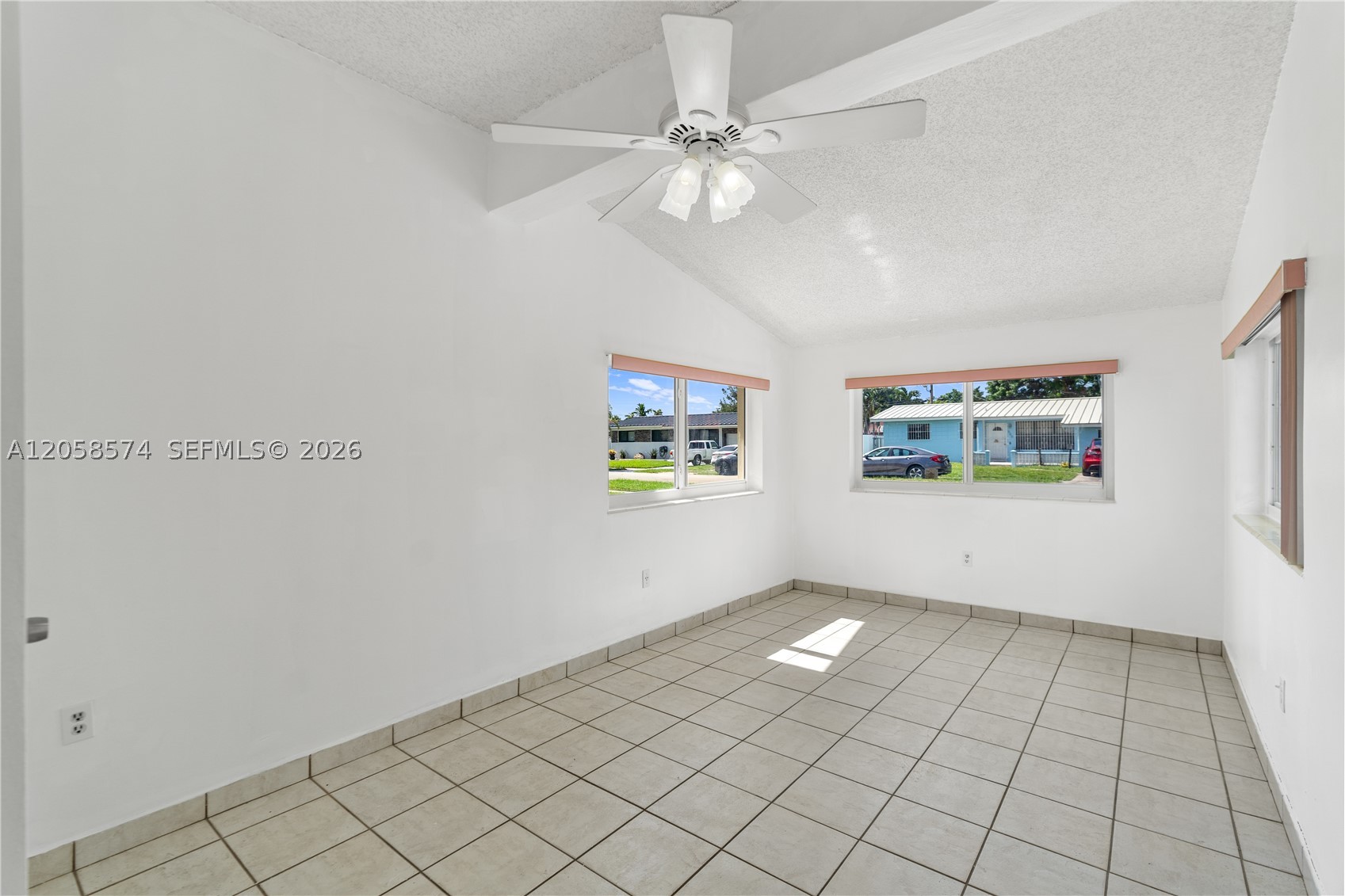 PALM SPRINGS SUB SEC 3 5T - Residential