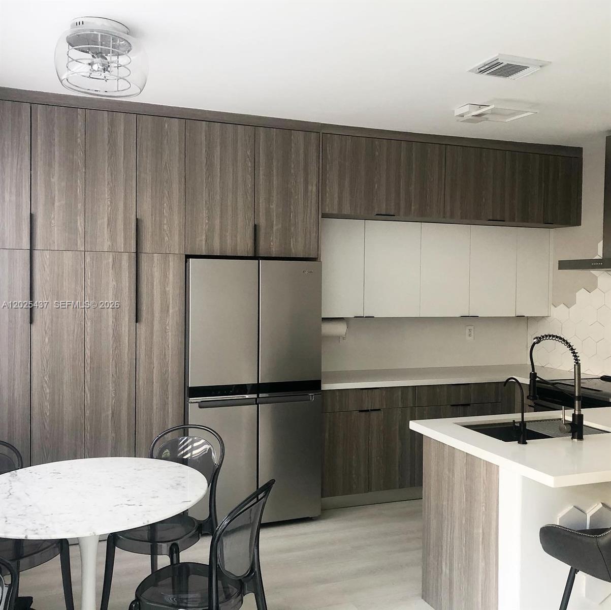 ISLANDS AT DORAL 1ST ADDN - Residential Lease