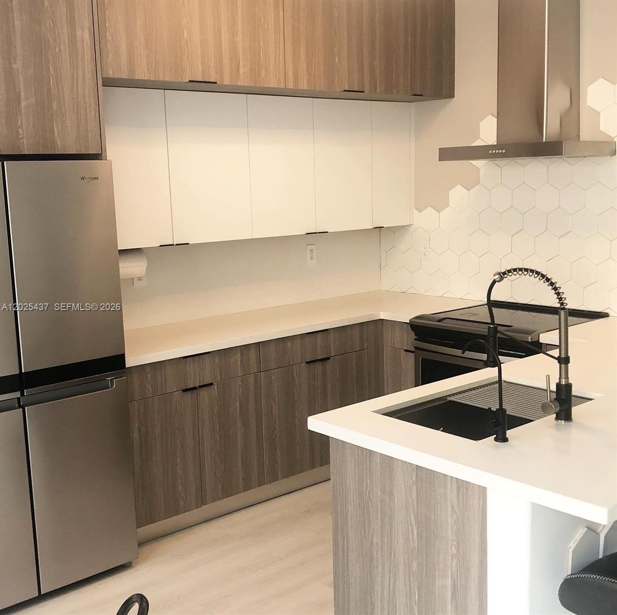 ISLANDS AT DORAL 1ST ADDN - Residential Lease