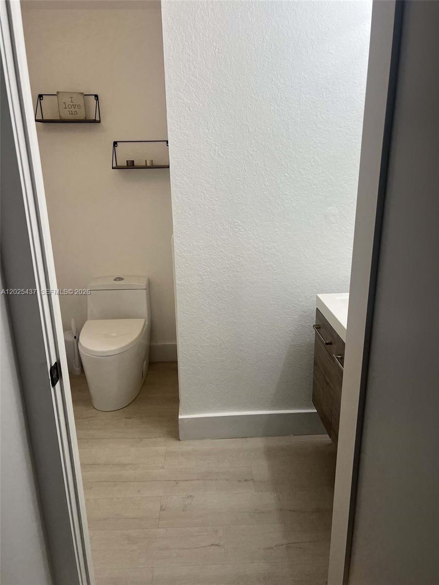ISLANDS AT DORAL 1ST ADDN - Residential Lease