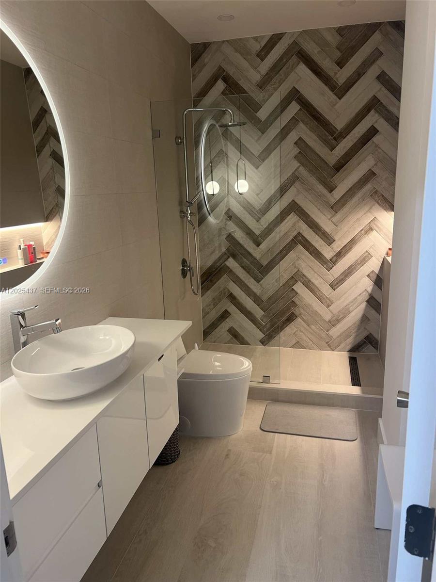 ISLANDS AT DORAL 1ST ADDN - Residential Lease
