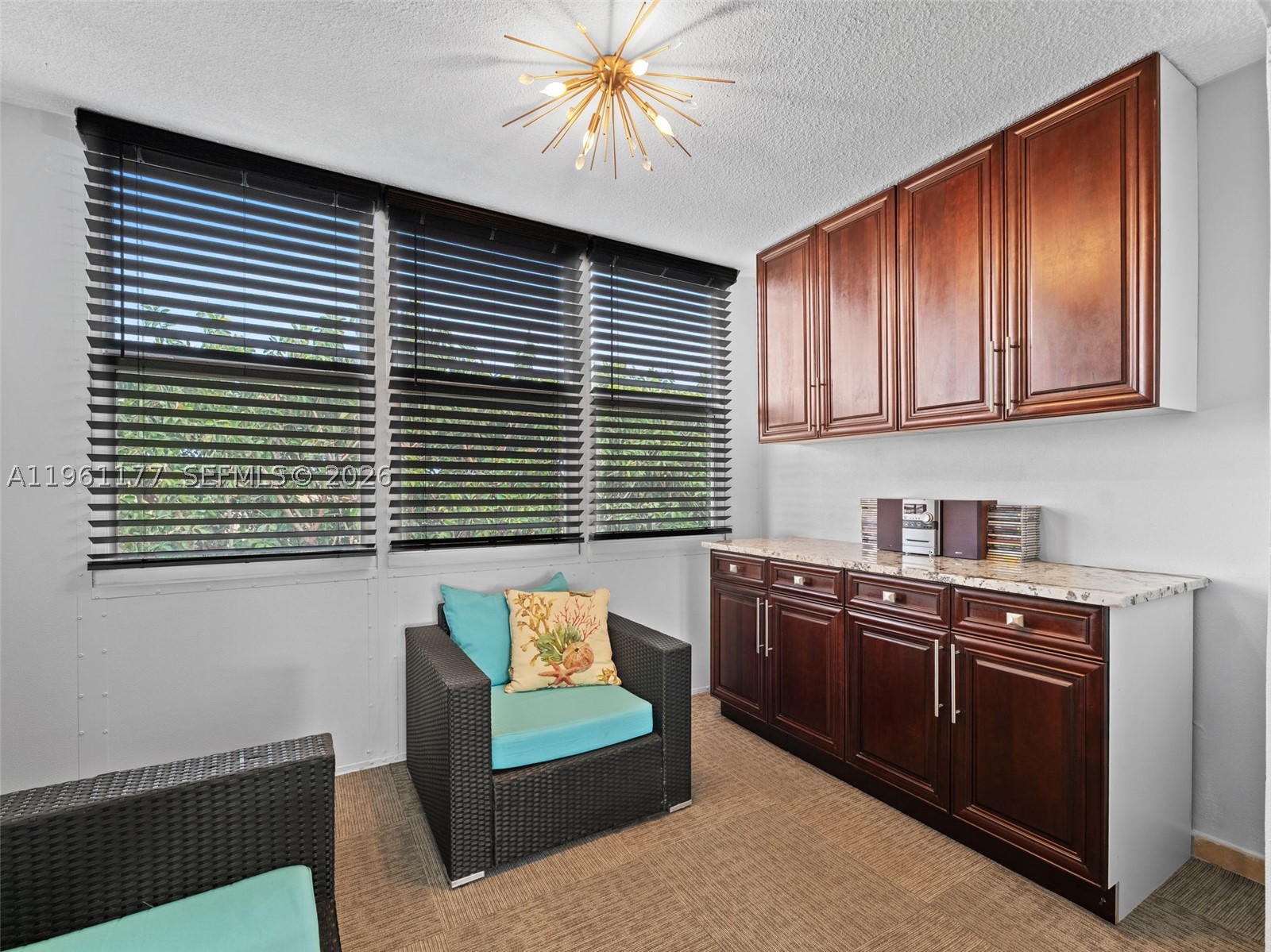 VILLAGE ROYALE GREENDALE - Residential