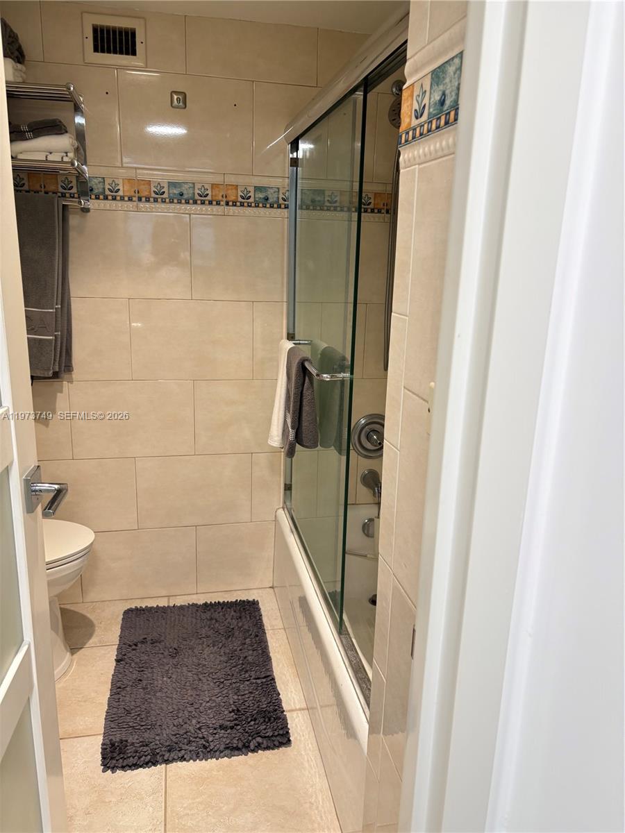 BAYVIEW TOWERS CONDO SOUT - Residential