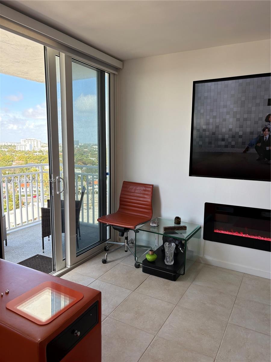 BAYVIEW TOWERS CONDO SOUT - Residential